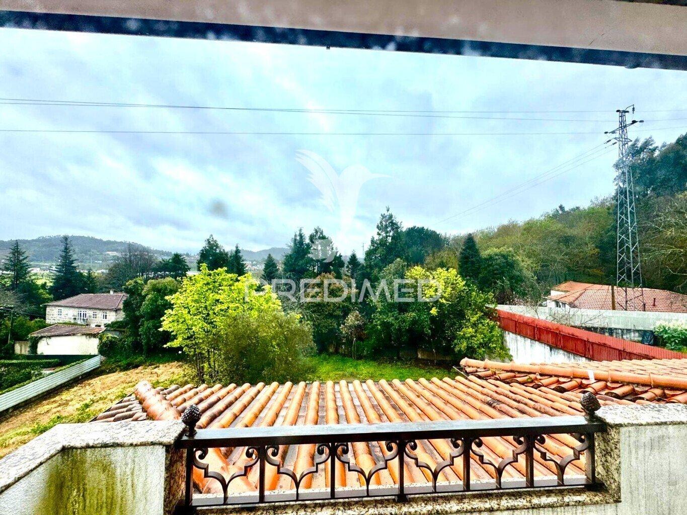 Moradia t3  em creixomil - guimarães