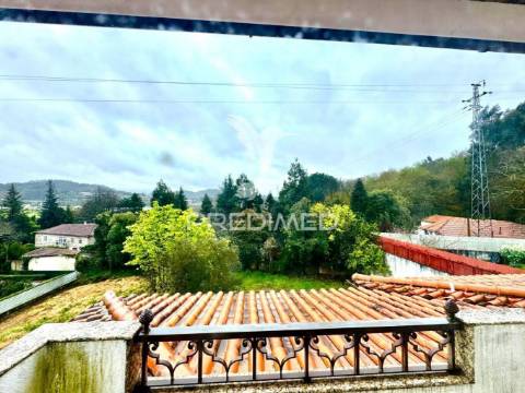 Moradia t3  em creixomil - guimarães