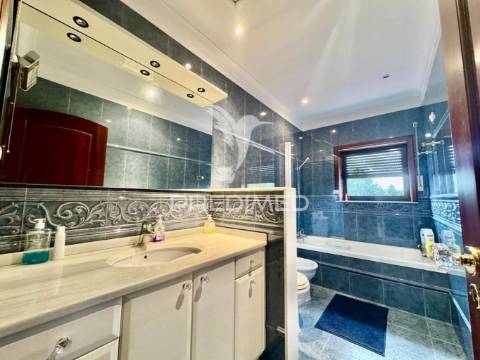 Moradia t3  em creixomil - guimarães