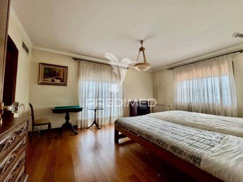 Moradia t3  em creixomil - guimarães