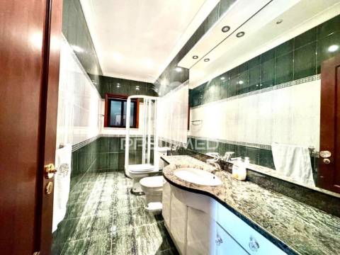 Moradia t3  em creixomil - guimarães