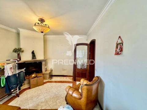 Moradia t3  em creixomil - guimarães