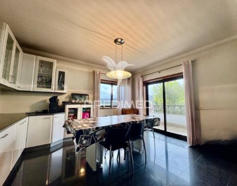 Moradia t3  em creixomil - guimarães