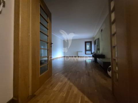 Apartamento t2 com elevadores no centro de vila franca de xira