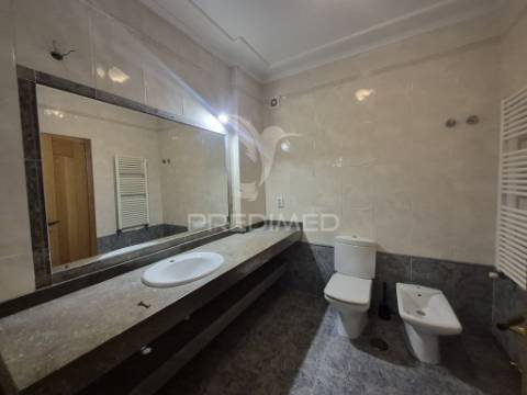 Apartamento t2 com elevadores no centro de vila franca de xira