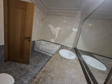 Apartamento t2 com elevadores no centro de vila franca de xira