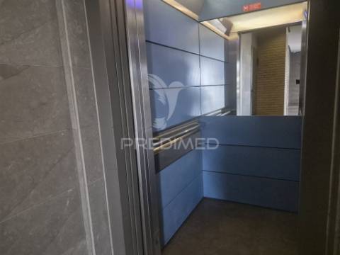 Apartamento t2 com elevadores no centro de vila franca de xira