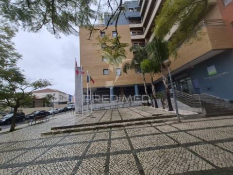 Apartamento t2 com elevadores no centro de vila franca de xira