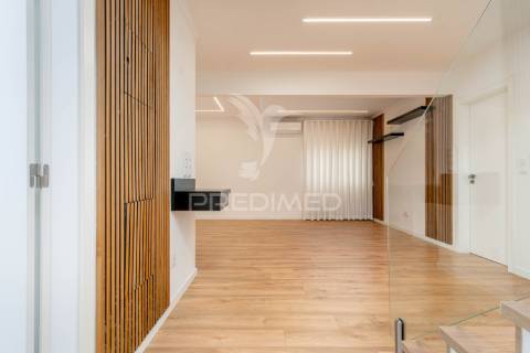 Moradia t4 com sótão e garagem | mina de água – amadora