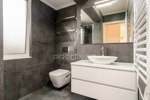 Moradia t4 com sótão e garagem | mina de água – amadora