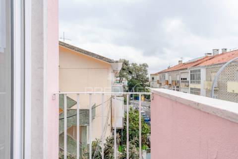 Moradia t4 com sótão e garagem | mina de água – amadora