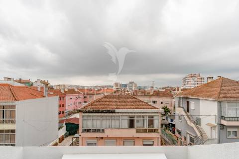 Moradia t4 com sótão e garagem | mina de água – amadora