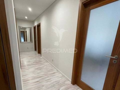 Apartamento t3 com terraço privado de 57m²