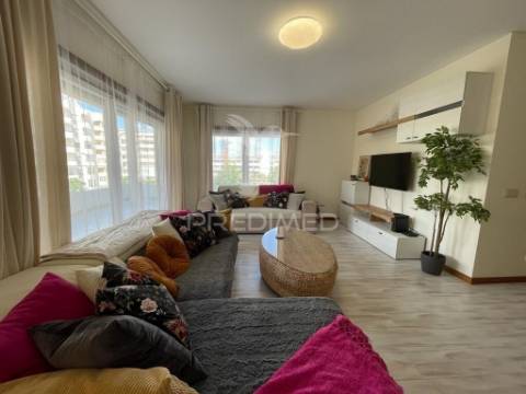 Apartamento t3 com terraço privado de 57m²