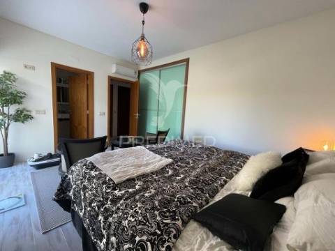 Apartamento t3 com terraço privado de 57m²