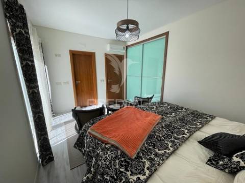 Apartamento t3 com terraço privado de 57m²