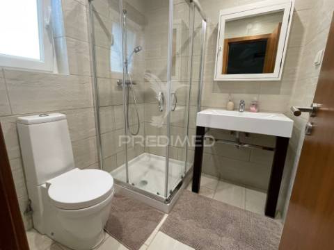 Apartamento t3 com terraço privado de 57m²