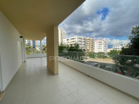 Apartamento t3 com terraço privado de 57m²