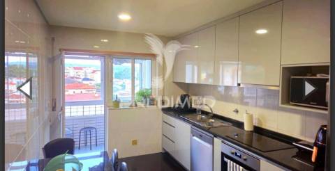 Apartamento t3 renovado e mobilado