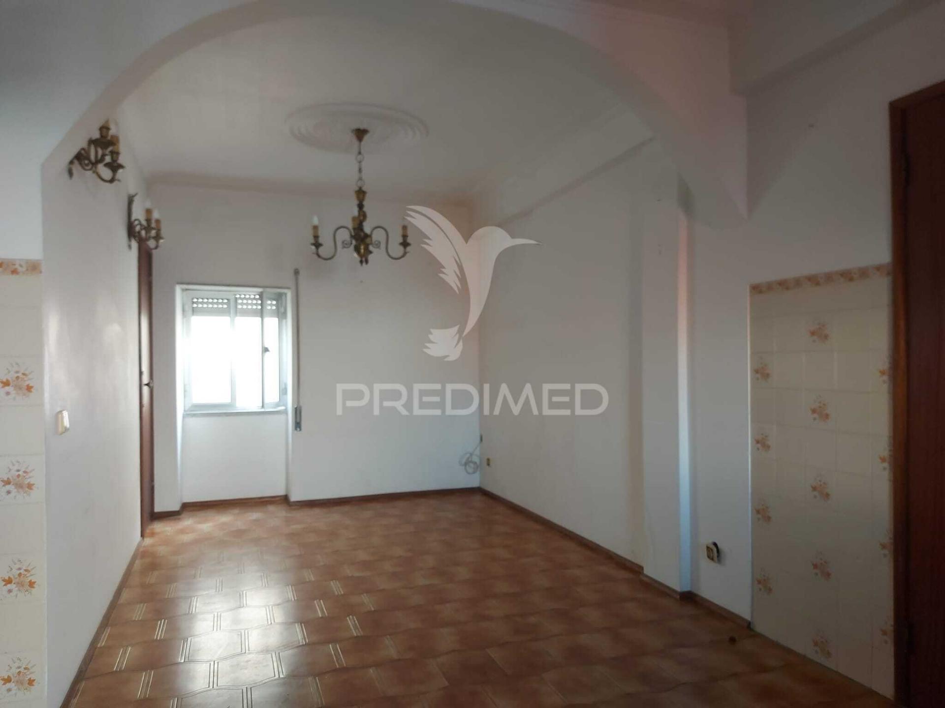 Moradia t2 c/aproveitamento de sótão