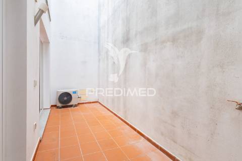 Apartamento t4- centro histórico de évora com lugar de garagem.