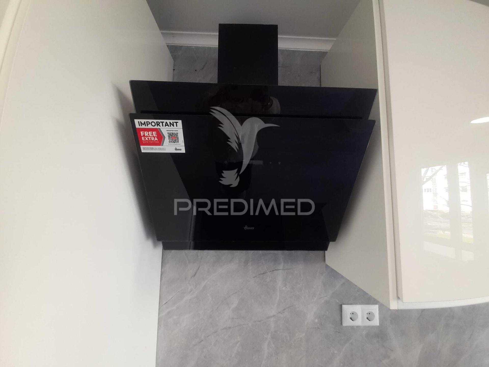 Apartamento totalmente recuperado com marquise e arrecadação,oeiras.