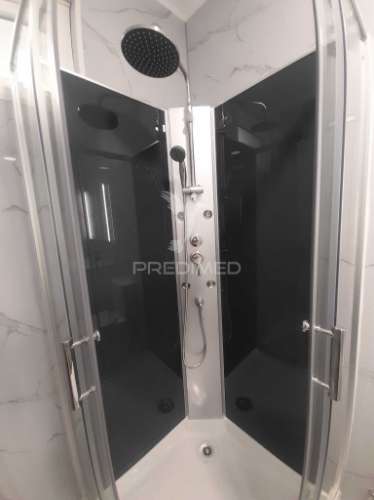 Apartamento totalmente recuperado com marquise e arrecadação,oeiras.