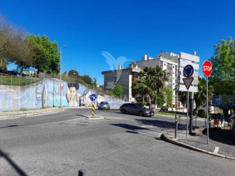 Apartamento t2 com varanda,queluz