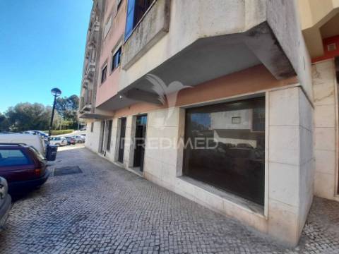 Loja para comércio,agualva,cacém.