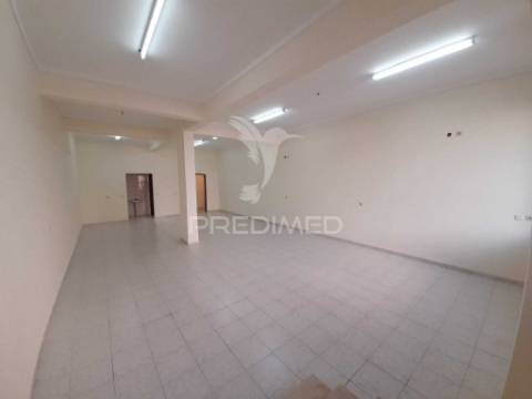 Loja para comércio,agualva,cacém.