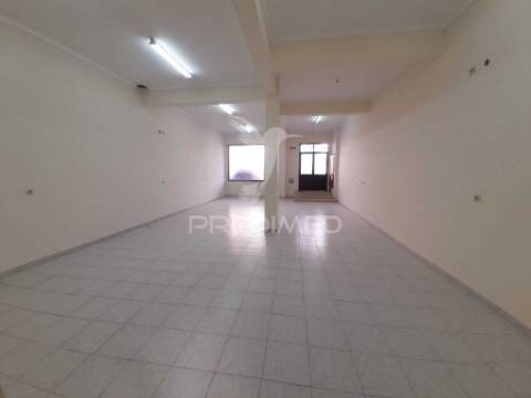 Loja para comércio,agualva,cacém.