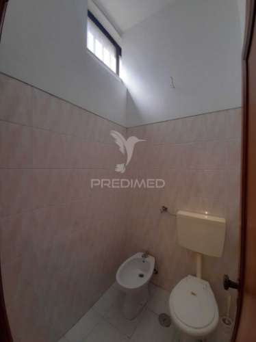 Loja para comércio,agualva,cacém.