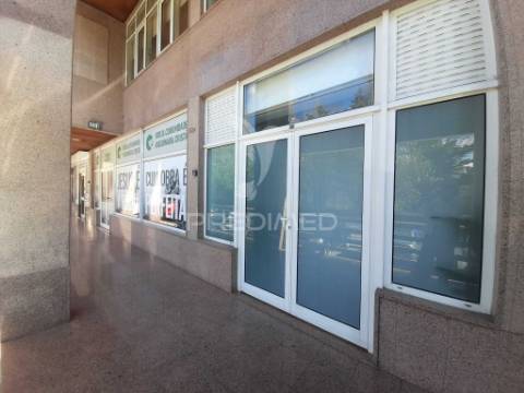 Excelente loja com 99 m2,belas.