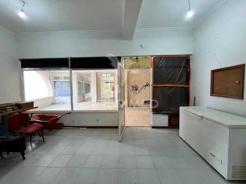 Loja comercial no centro histórico de mirandela