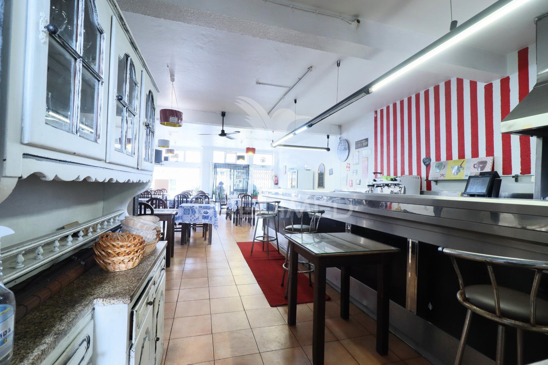 Churrasqueira / restaurante    valadares    vila nova de gaia