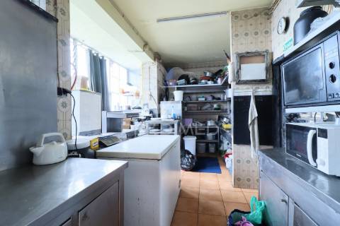 Churrasqueira / restaurante    valadares    vila nova de gaia