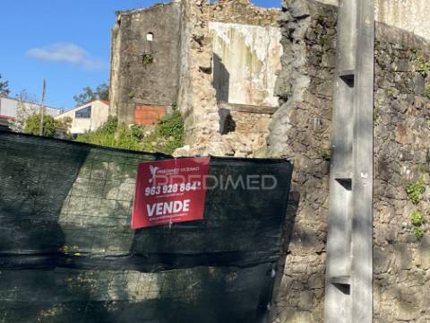 Casa ruínas - recuperar com 1.390m2 terreno ( bagunte )