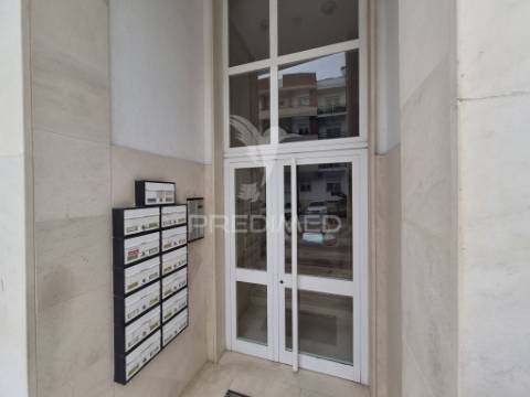 T2 com elevador - feijó