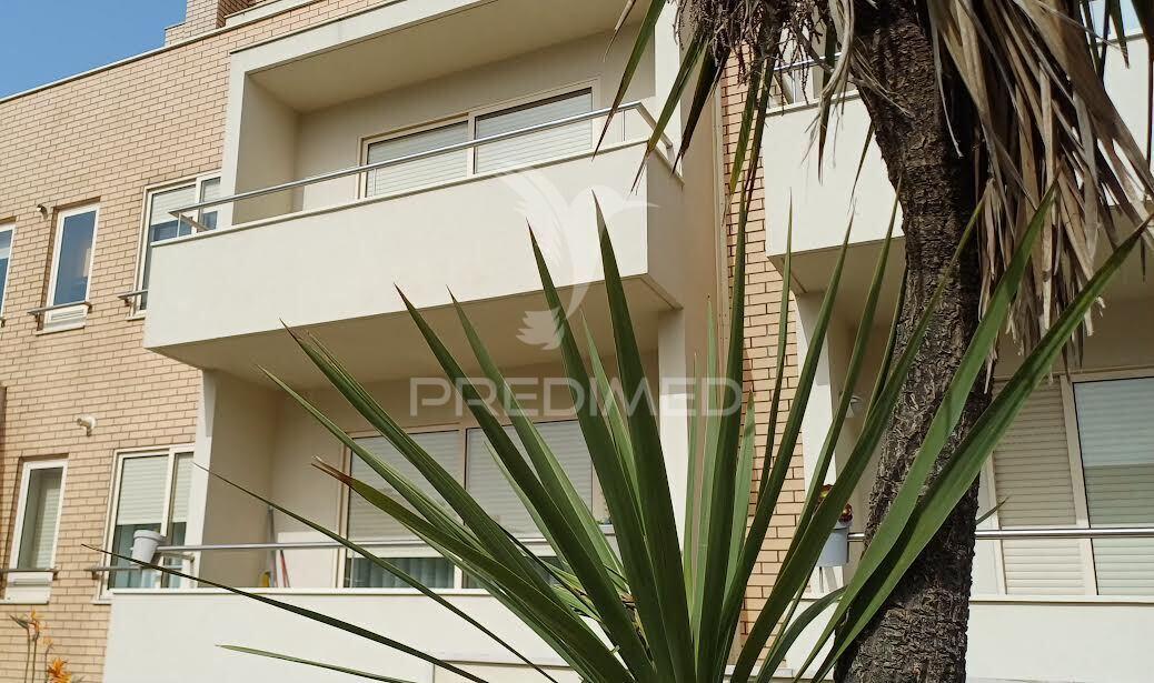 T2 lavra/praias com 2 l. garagem e arrumo