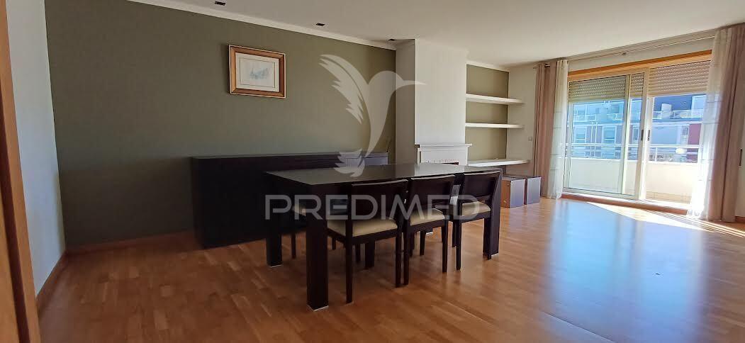 T2 lavra/praias com 2 l. garagem e arrumo