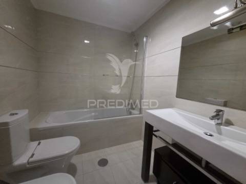 T2 lavra/praias com 2 l. garagem e arrumo