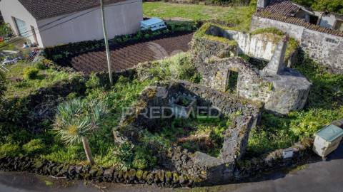 Ruina, para venda, na candelária