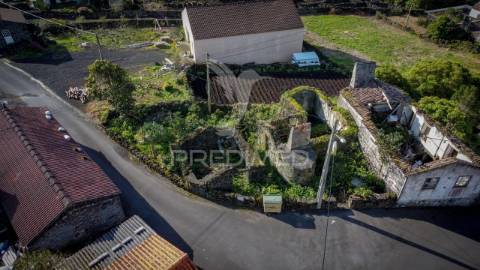 Ruina, para venda, na candelária