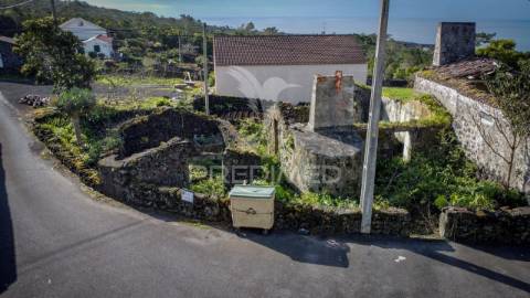 Ruina, para venda, na candelária