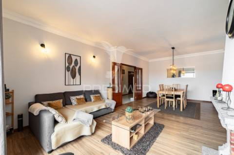 T3 com  lareira, 3 varandas e box em valbom, gondomar