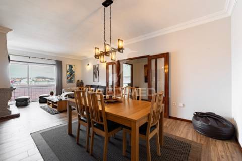 T3 com  lareira, 3 varandas e box em valbom, gondomar