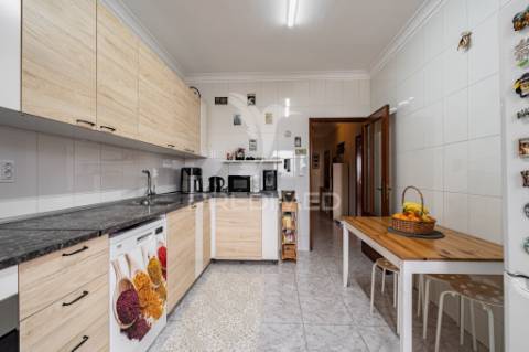 T3 com  lareira, 3 varandas e box em valbom, gondomar