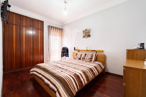 T3 com  lareira, 3 varandas e box em valbom, gondomar