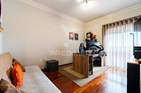 T3 com  lareira, 3 varandas e box em valbom, gondomar