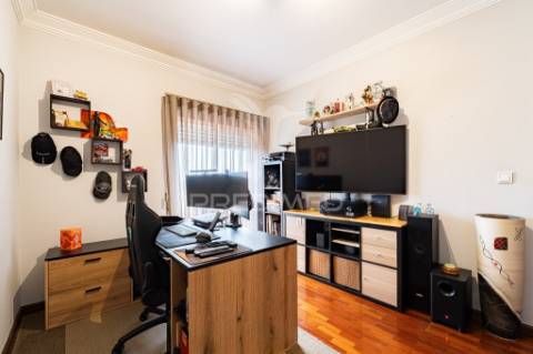 T3 com  lareira, 3 varandas e box em valbom, gondomar